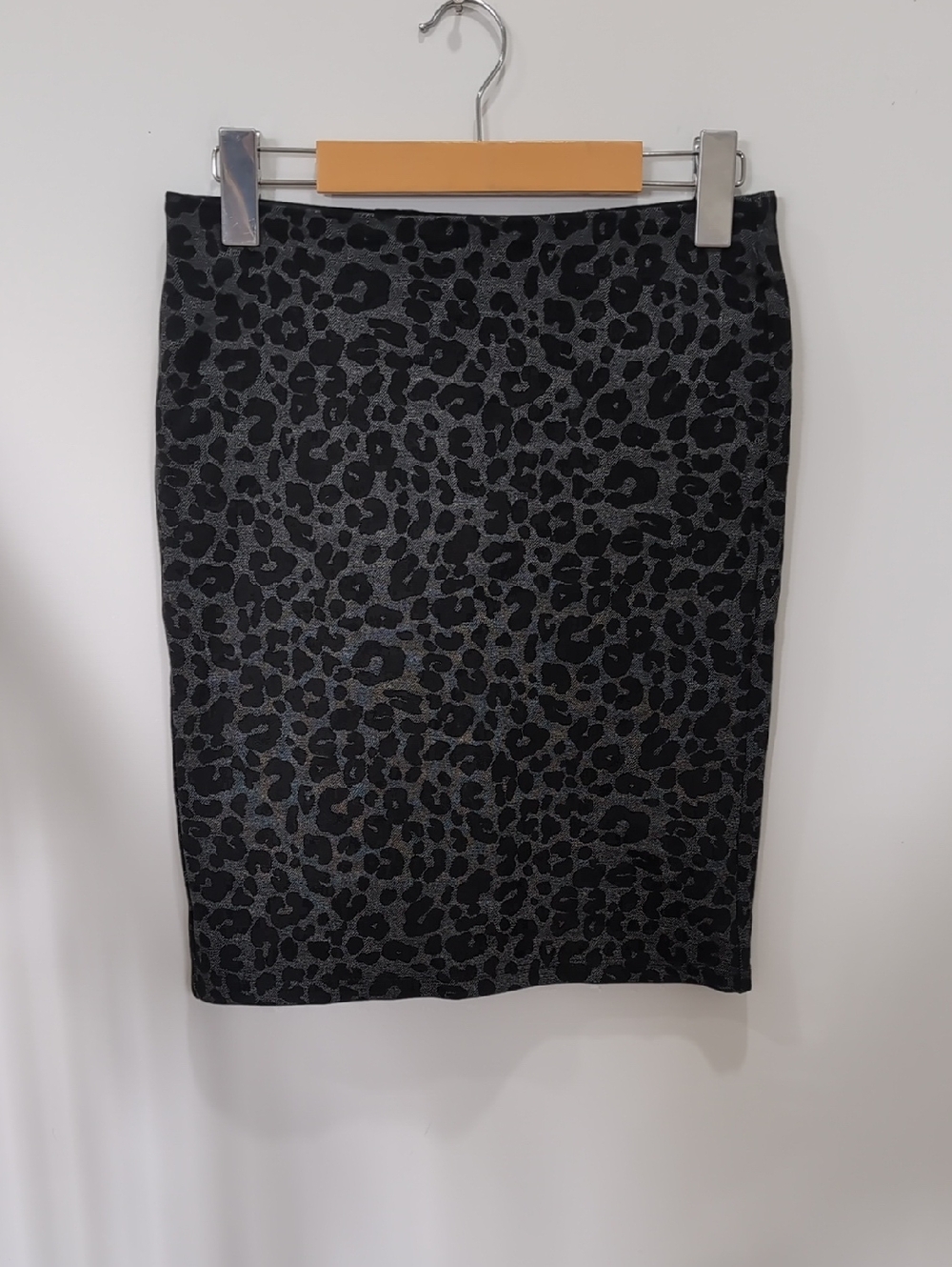 LOFT l Black and Grey Animal Pencil Skirt Size Petite XXSP